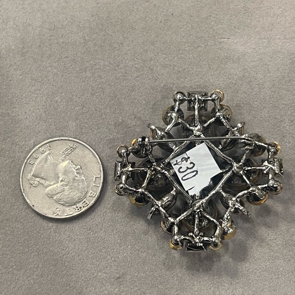 Vintage stone pin! - Picture 6 of 6